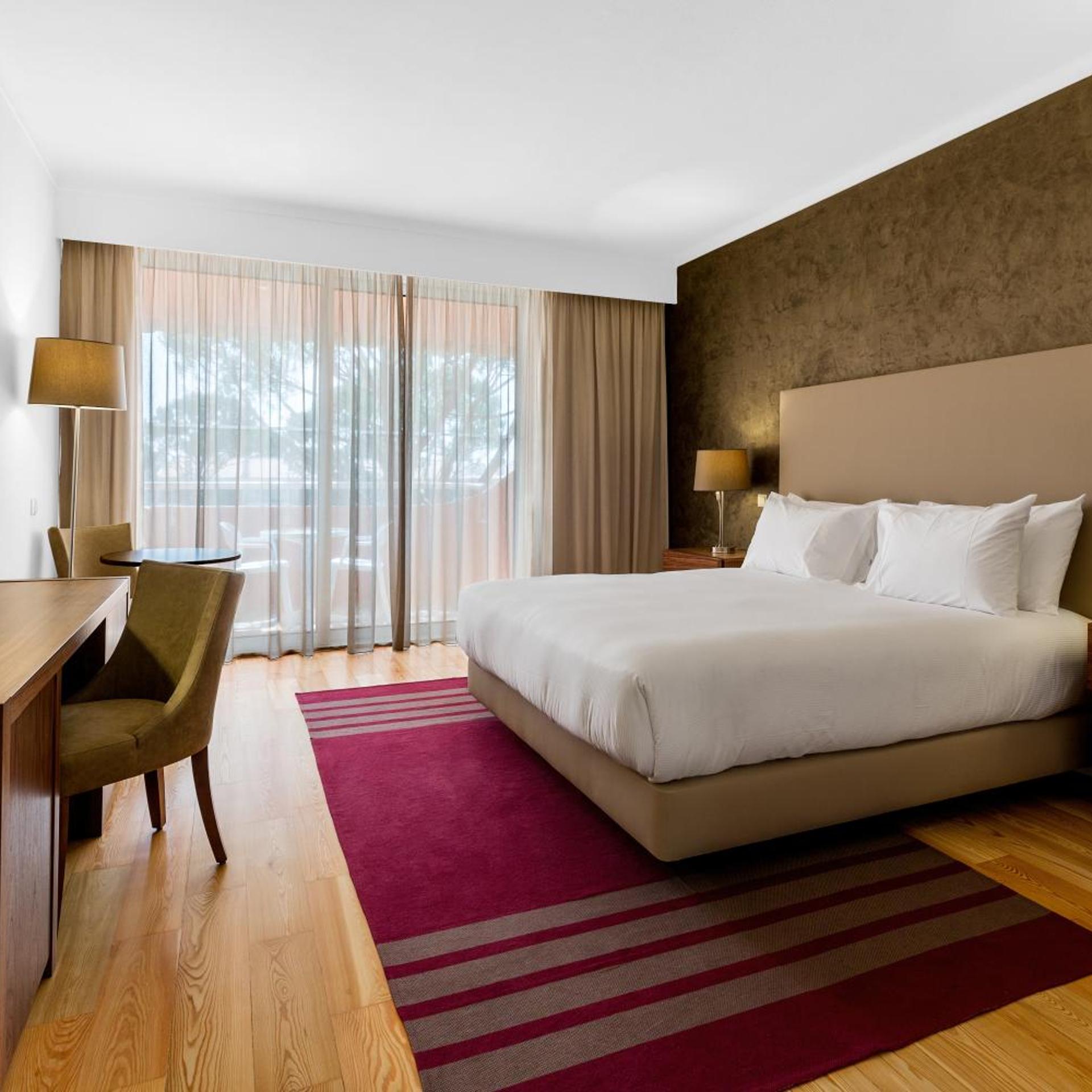 Grand, Pool, Garden, Suite