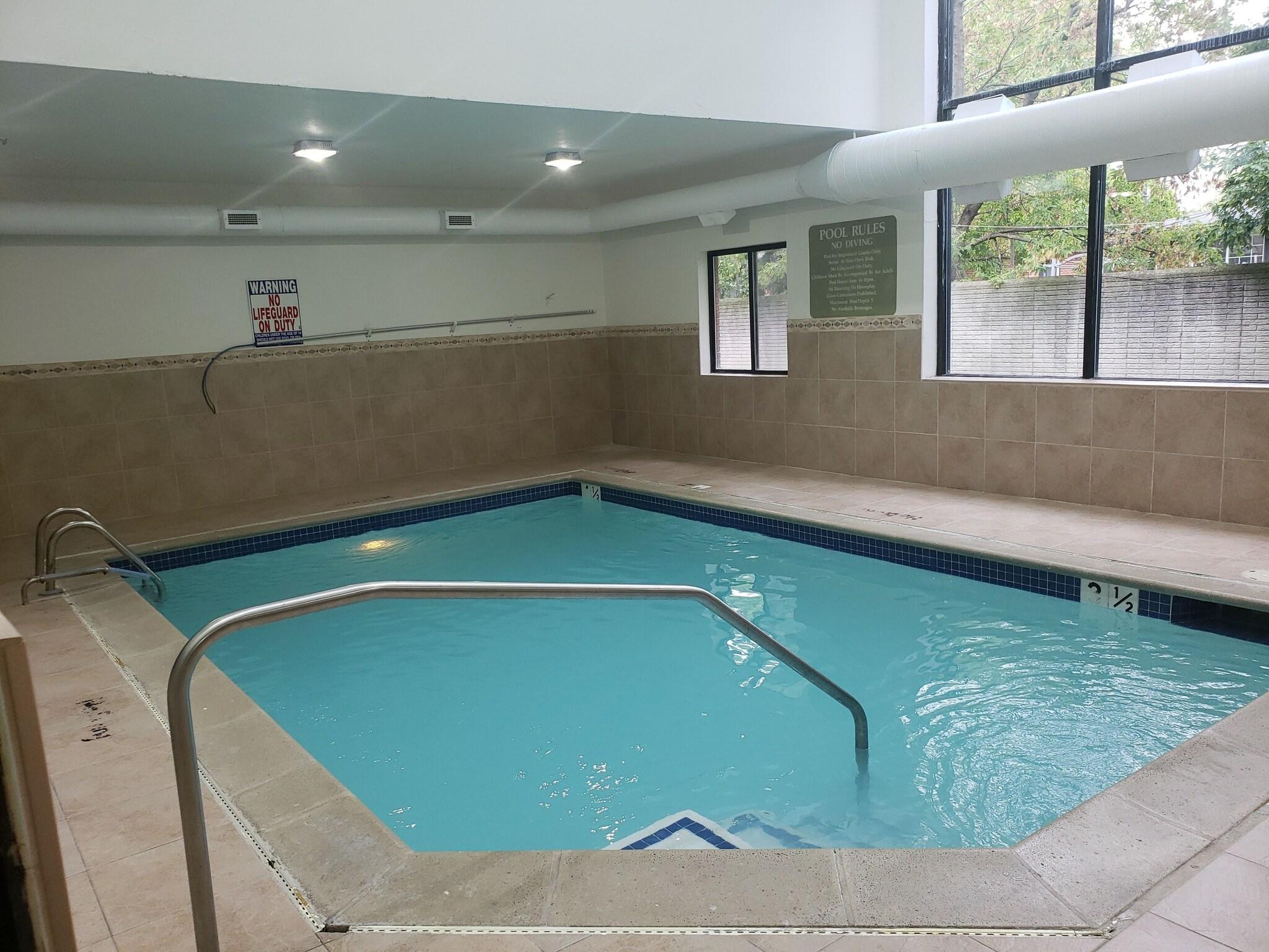 A Victory Suites Warren 12/30