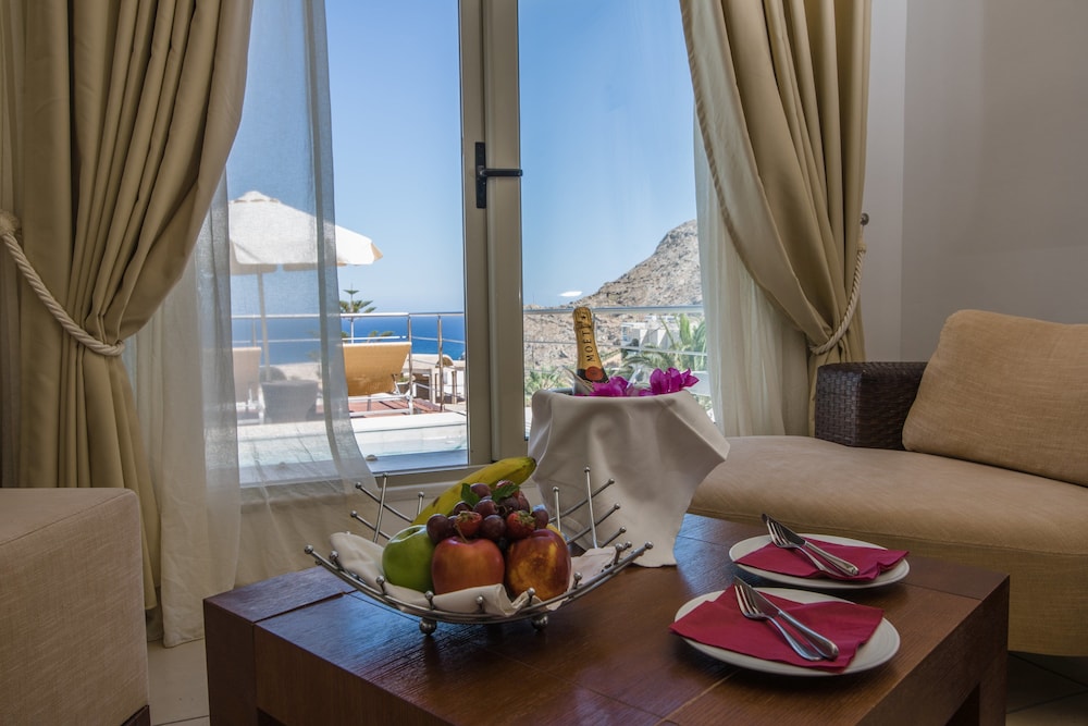 Antinea Suites and Spa 40/75