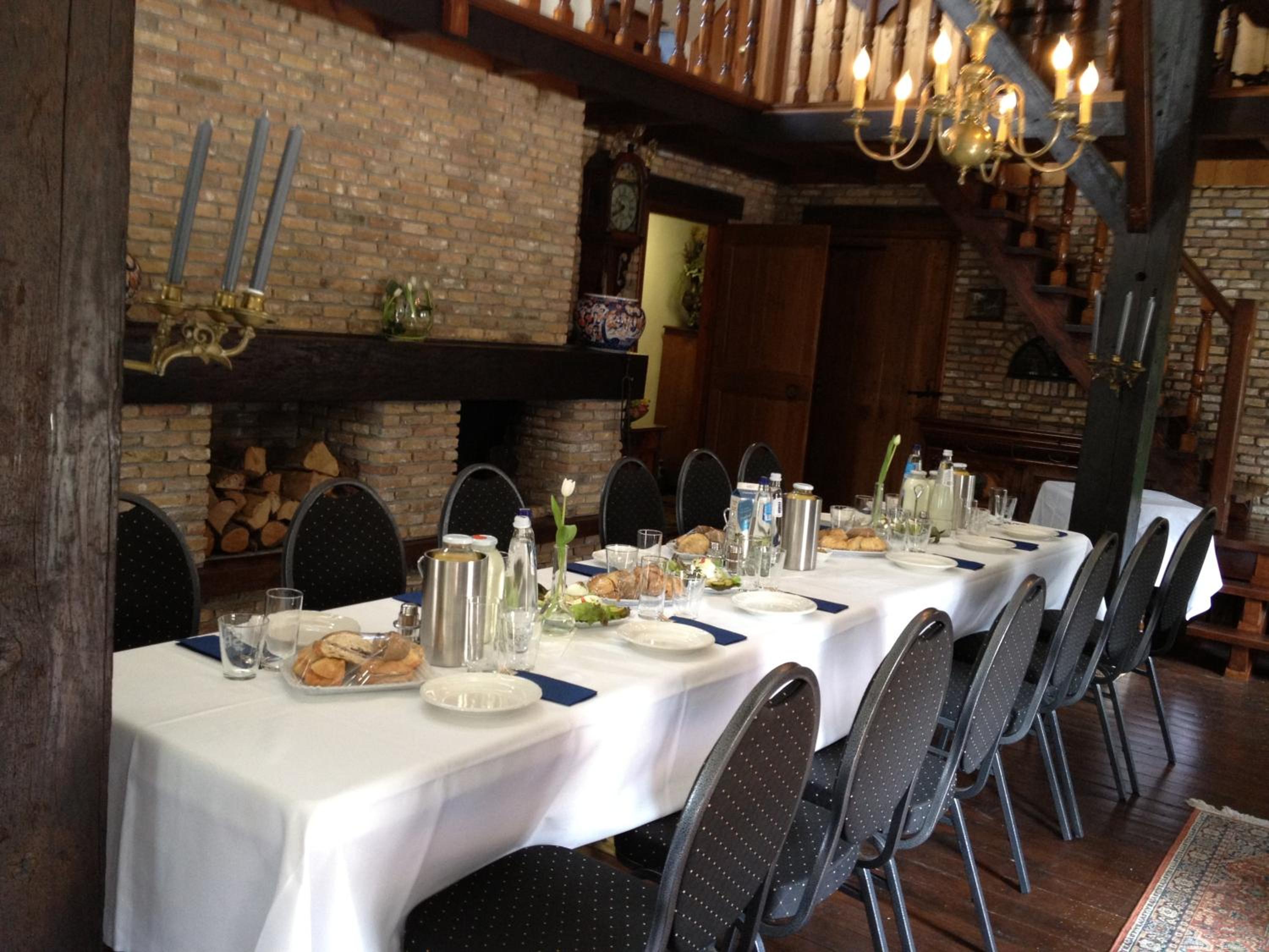 De Dames Van De Jonge Hotel 27/40
