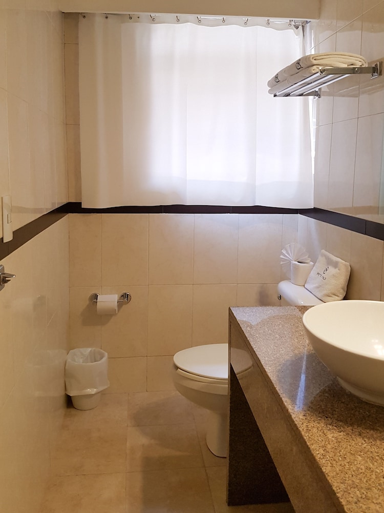 Hotel Roble 37/38