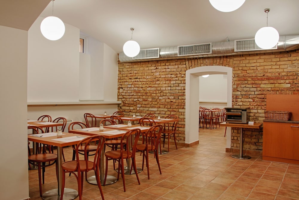 Ambiance Hotel 36/50