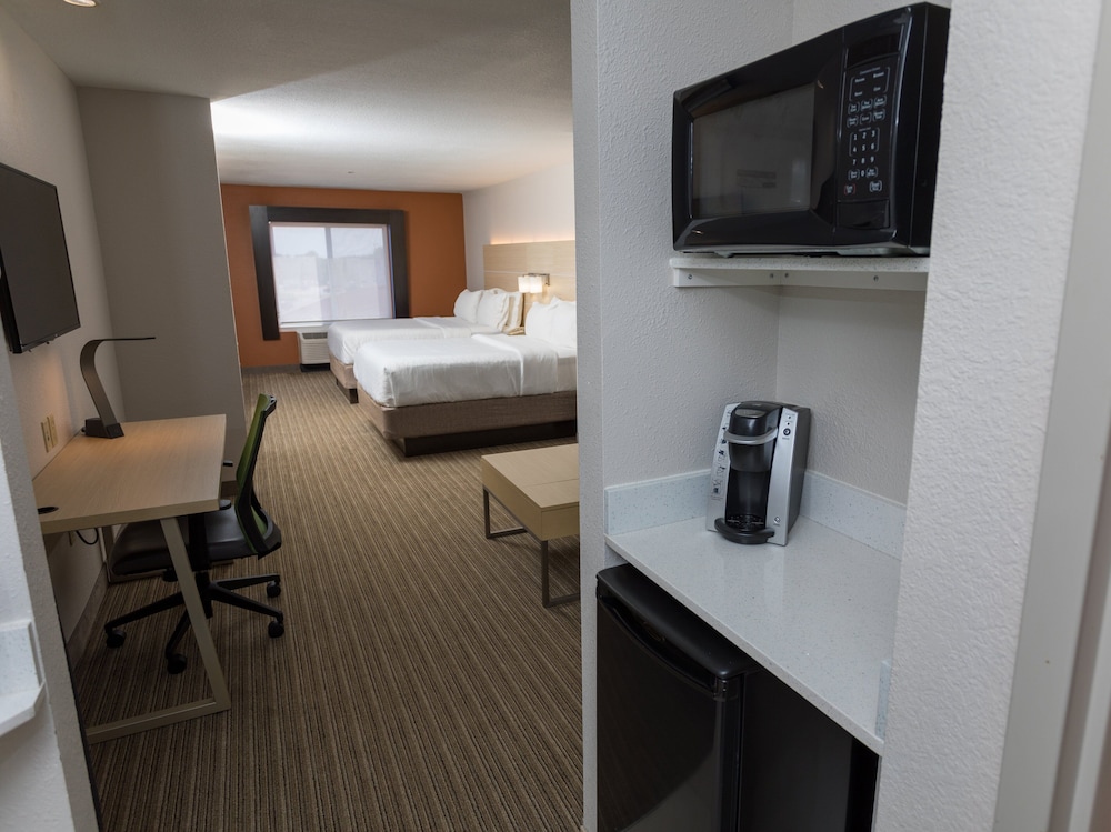 HOLIDAY INN EXPRESS HOTEL SUITES ATHENS 52/61