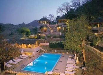 Aodhi Hotel 50/50