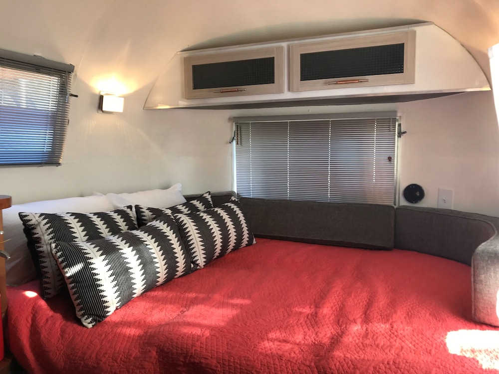 Palm Canyon Hotel and RV Resort 33/73