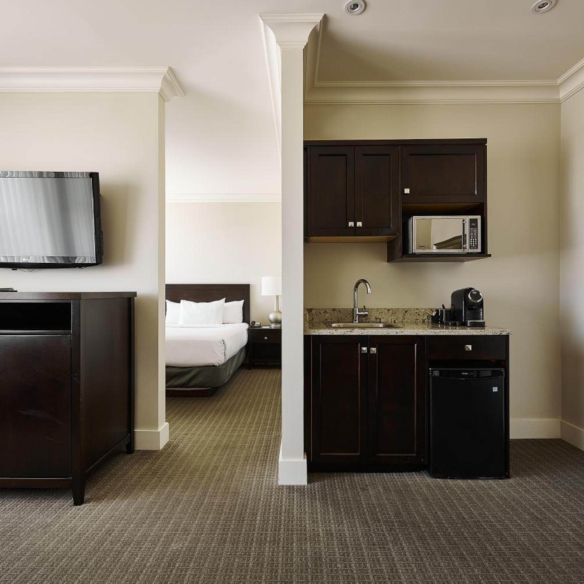 Junior Suite, Superior, Queen Bed