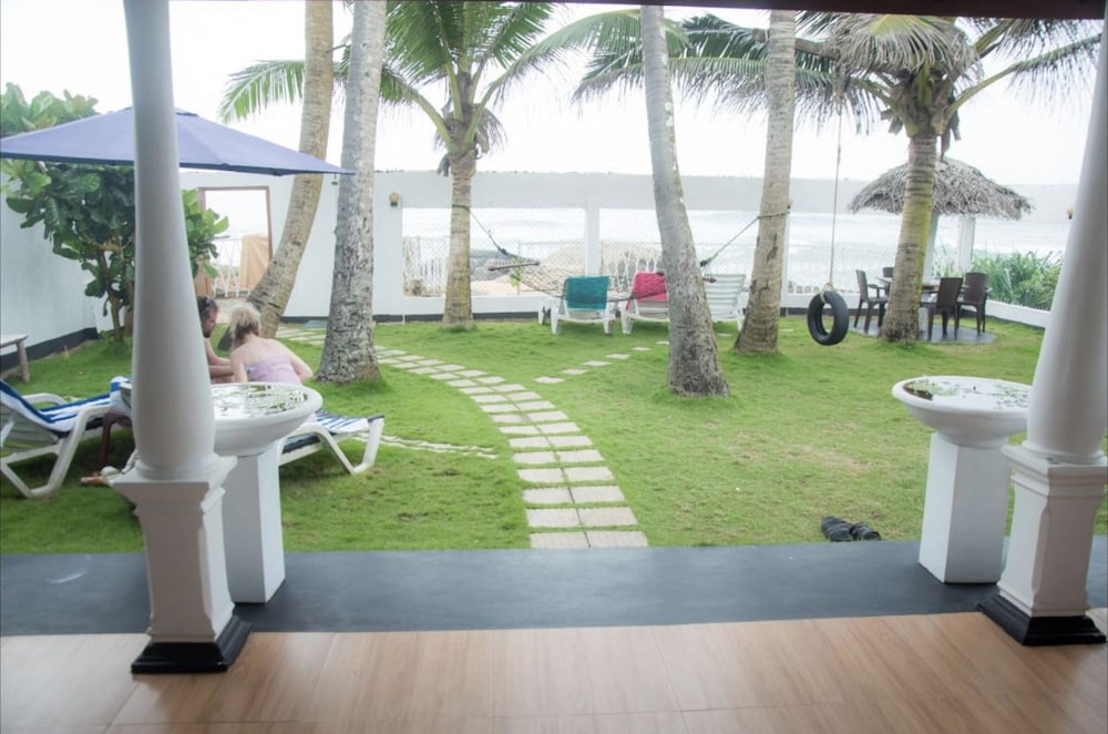 Ashens Beach House 43/50