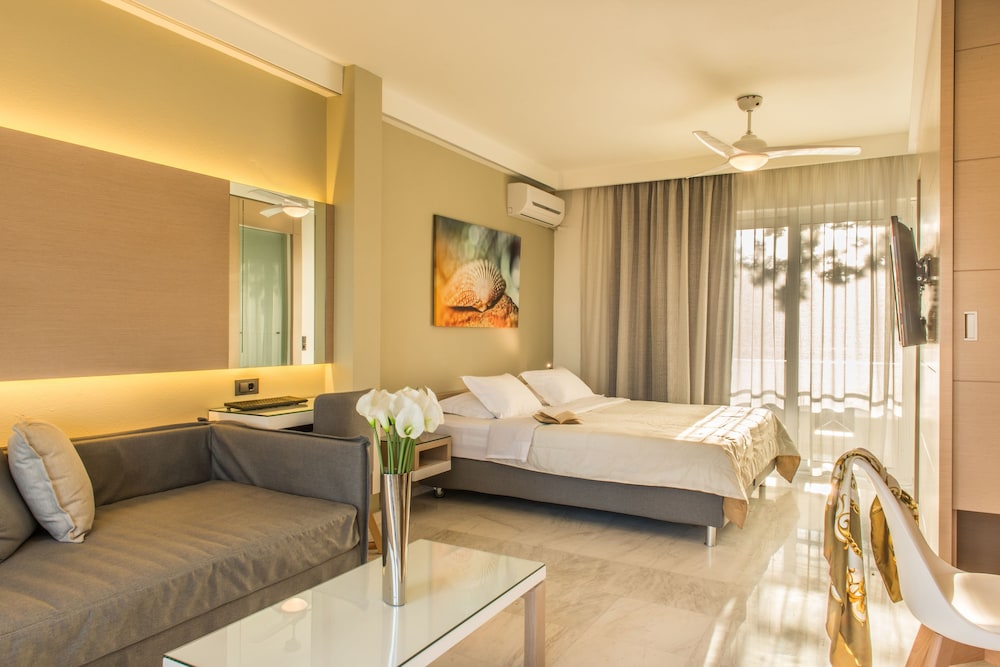 PREMIUM, STUDIO, SUITE, DOUBLE BED, SEA VIEW