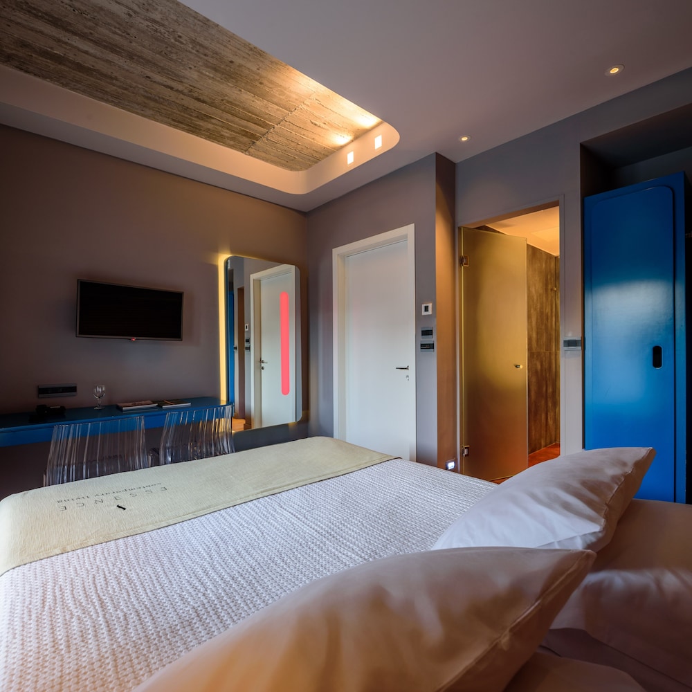Essence Contemporary Living Hotel 12/50