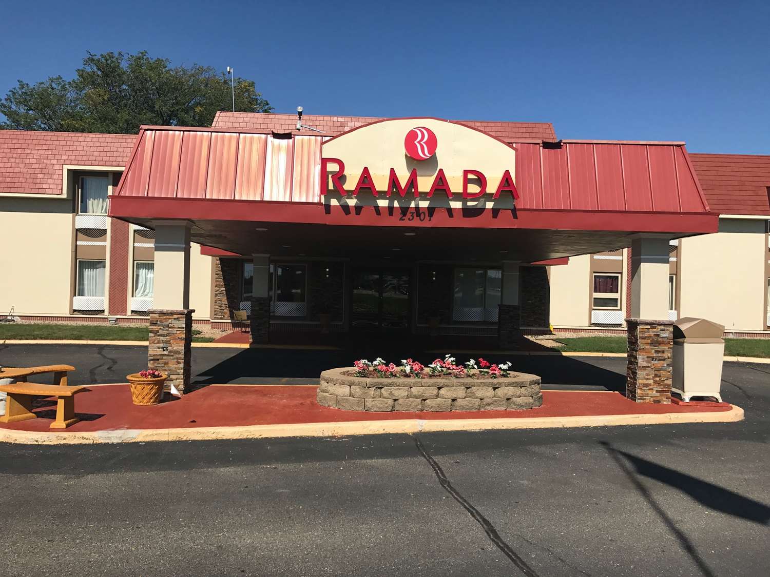 Albert Lea Inn & Suites 2/5