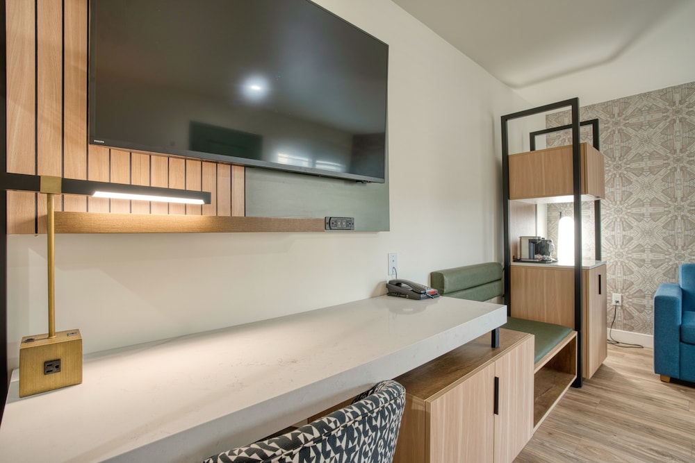 La Casa Inn 29/50