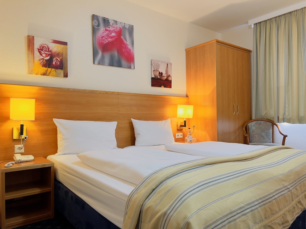 Elbbrucken Hotel 14/50