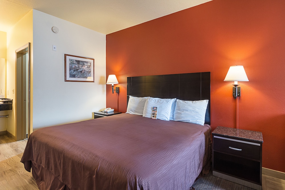 Quality Inn & Suites Victoria South 7/23
