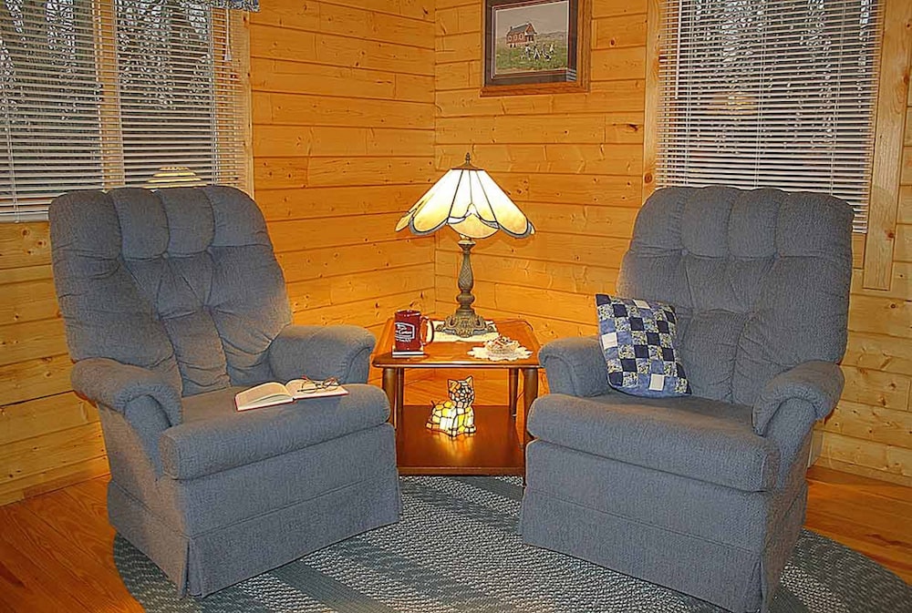 Los Gatos Bed & Breakfast 25/50