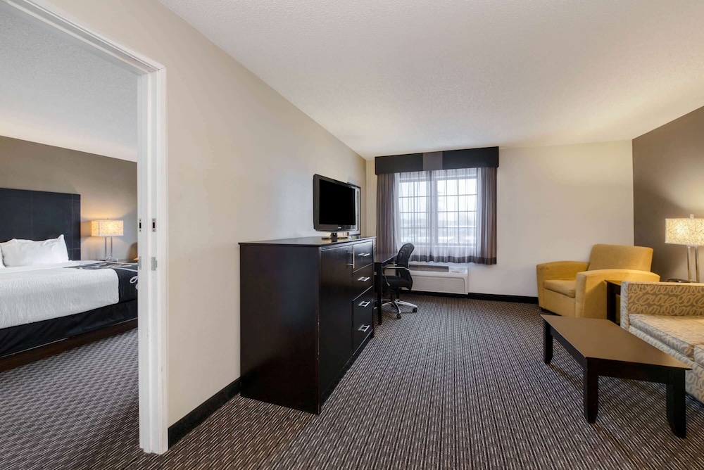 La Quinta Inn & Suites by Wyndham Cleveland Macedonia 36/47