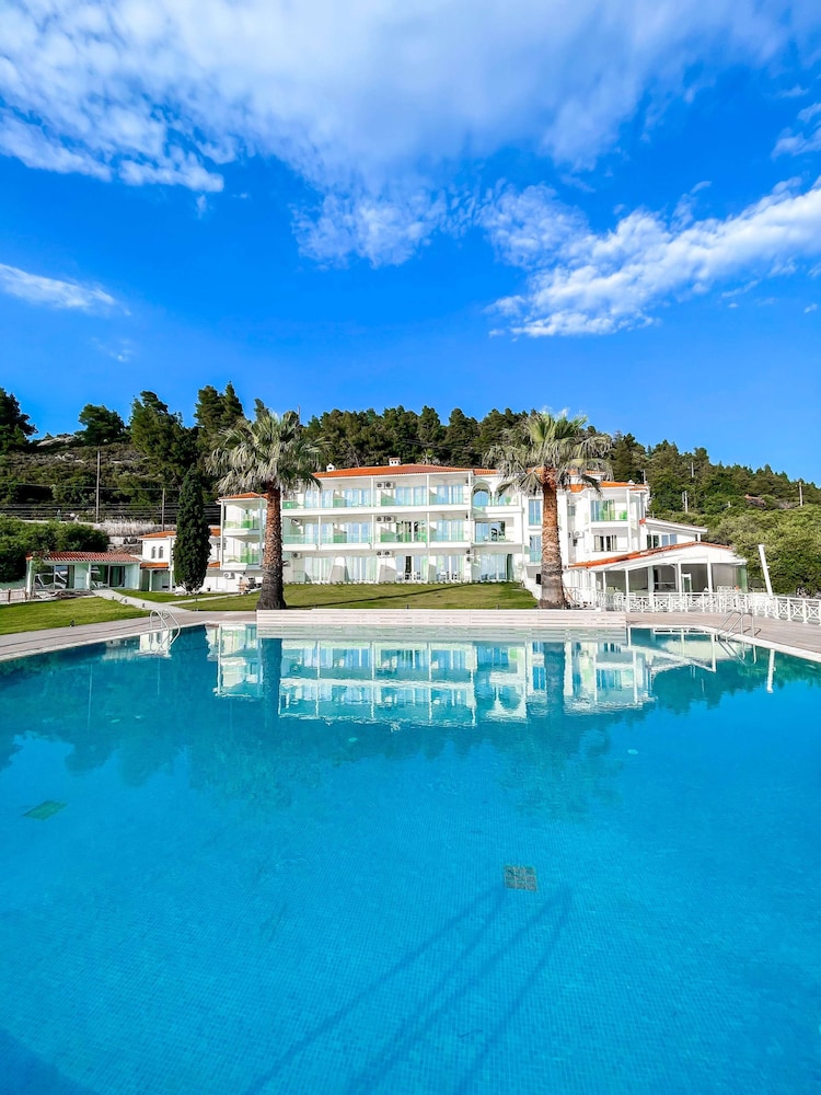 Acrotel Lily Ann Boutique Hotel 64/70
