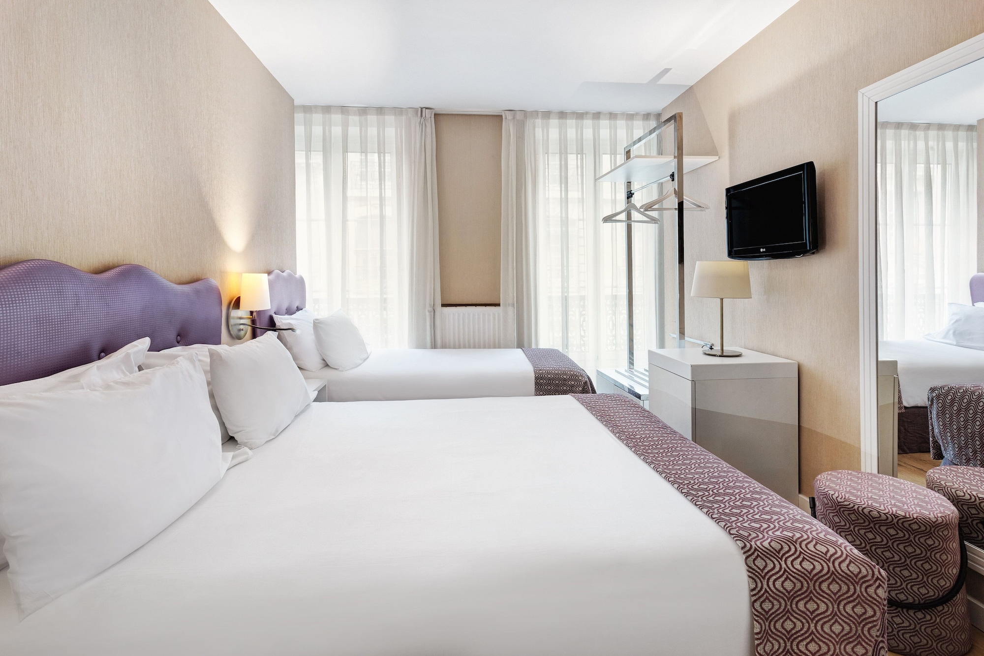 ROOM, TRIPLE