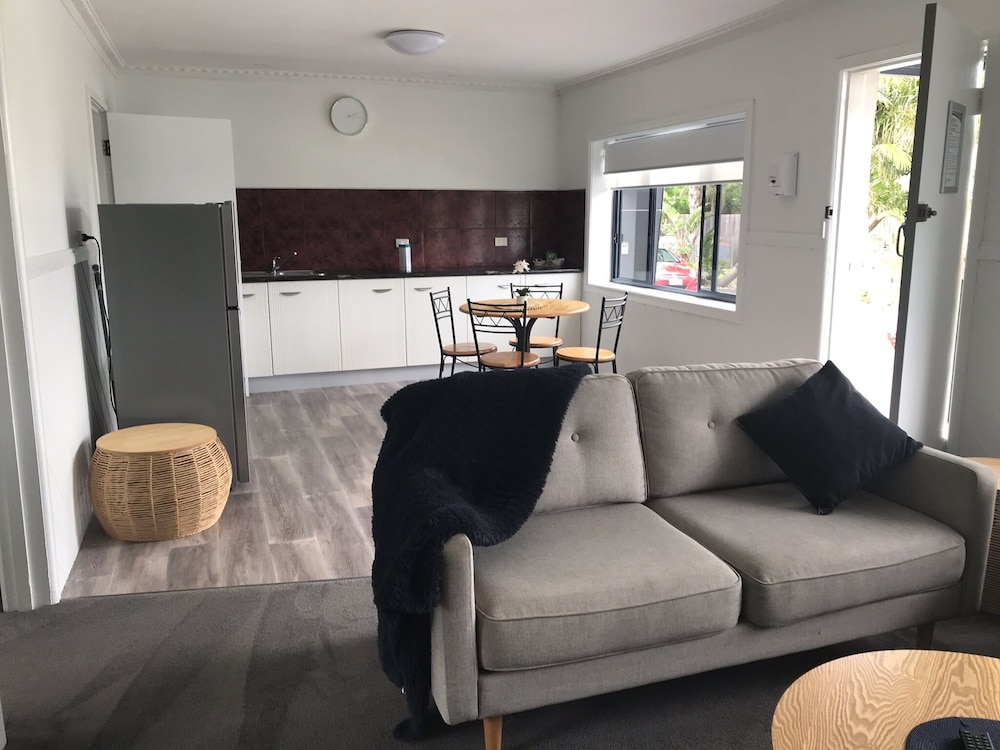Georges Bay Apartments 25/50