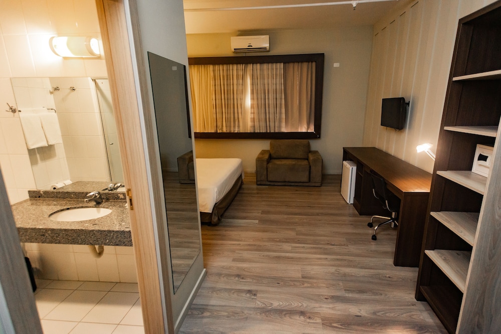 Hotel Master Cosmopolitan 32/48