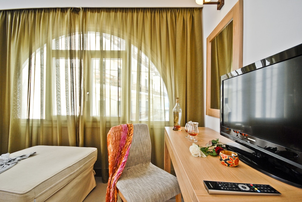 Xenia Hotel 20/50