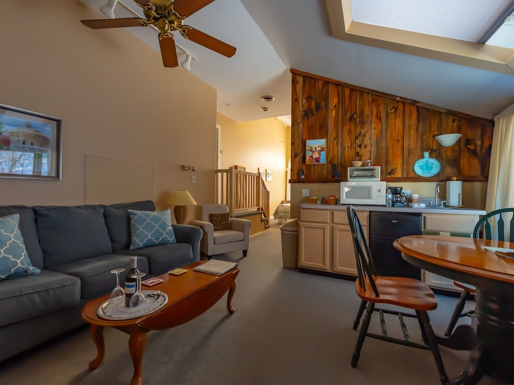 Shaker Mill Inn 22/50