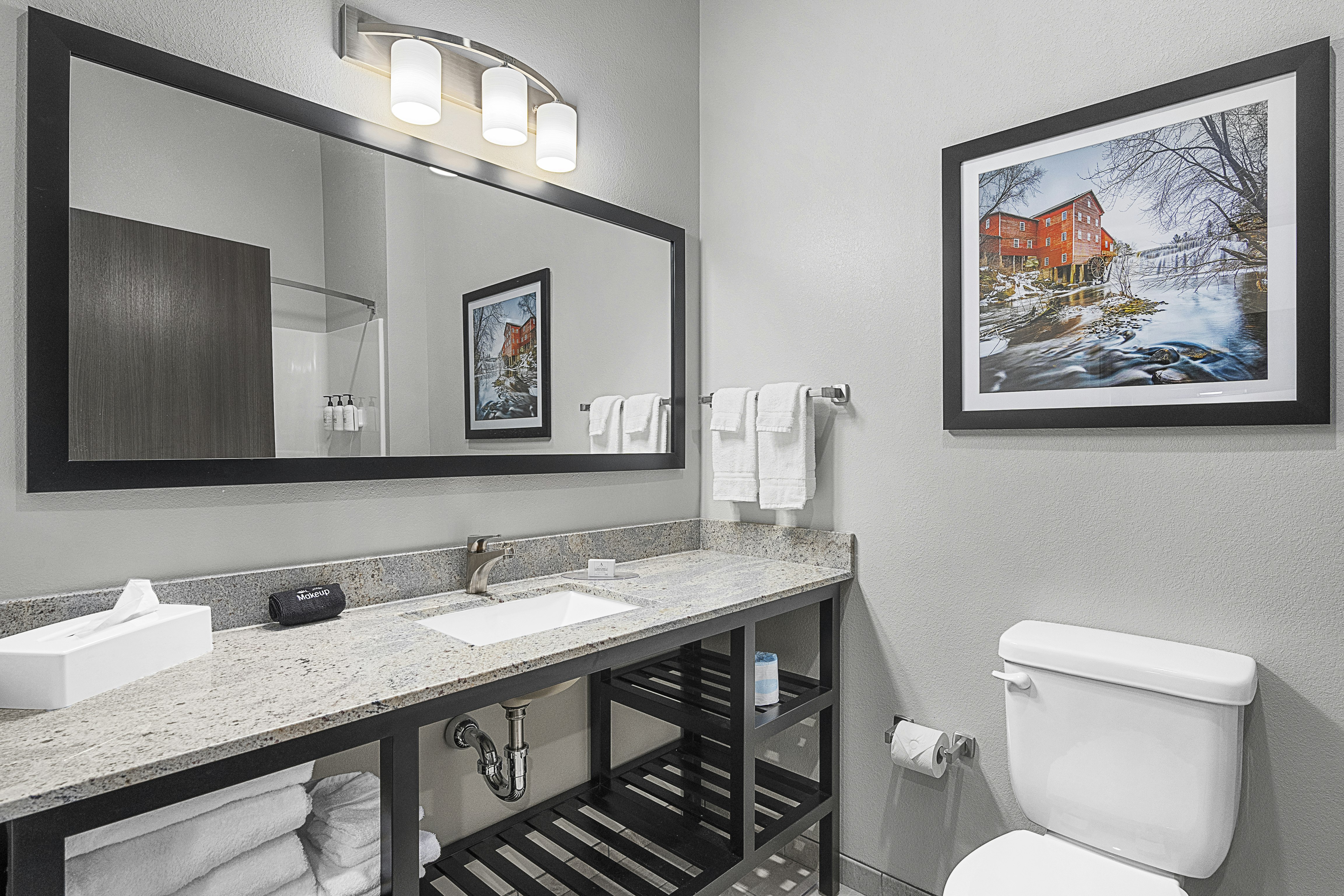 Riverstone Suites - Chippewa Falls 48/50