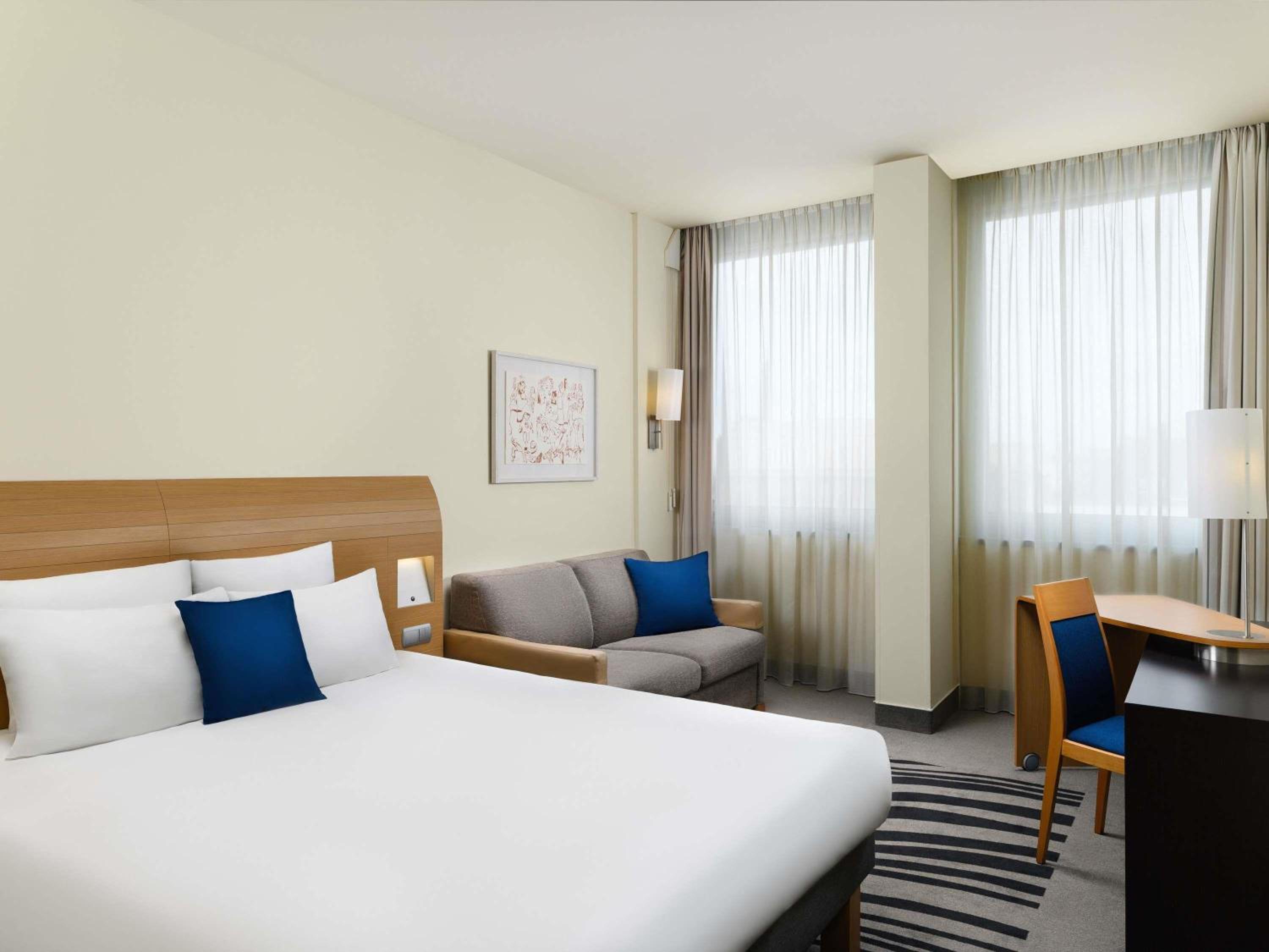 Executive, Double Bed, Marina Bridge View, Sofa