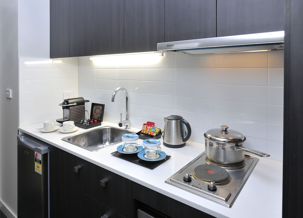 Mercure Melbourne Therry Street 24/42
