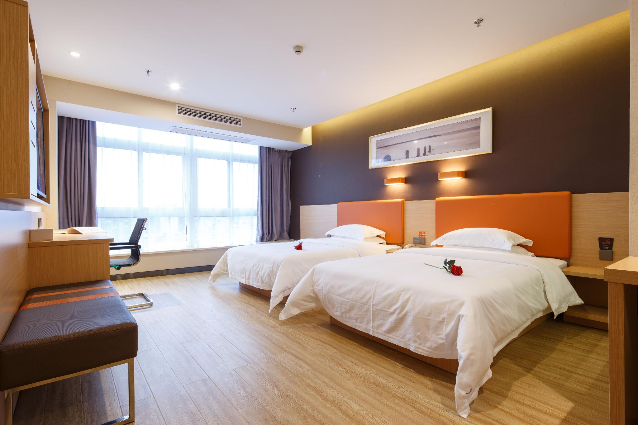 7 Days Premium (Chongqing Liangping People's Square Center) 10/35