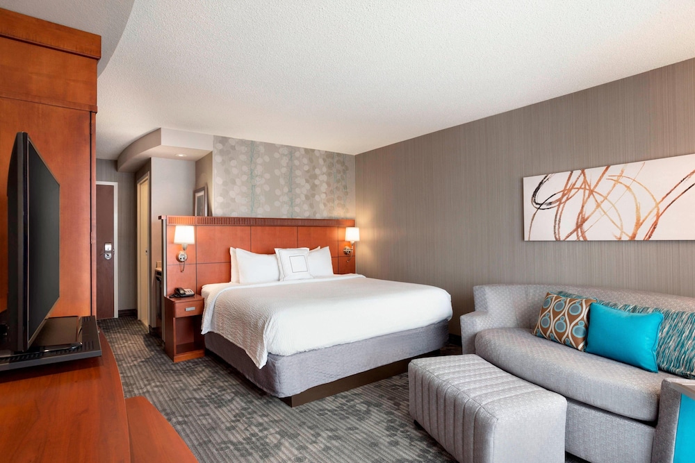 Courtyard Marriott Fort Smith Downtown 8/39