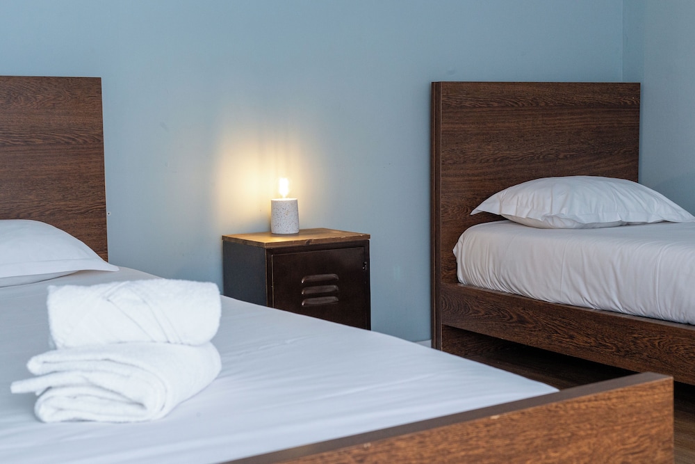 STANDARD, TWIN BEDS
