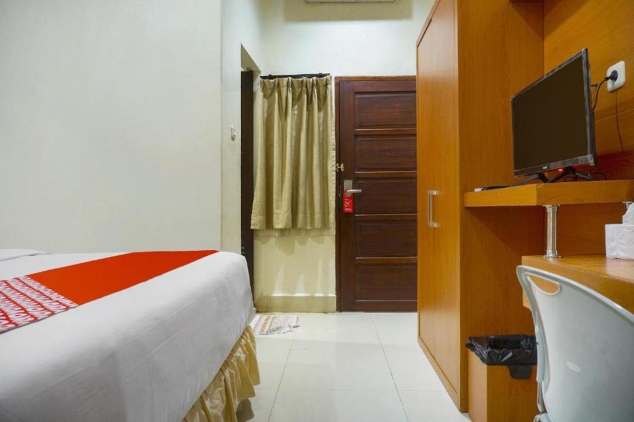 Hotel O near Mall Panakukang formerly Rika Hotel Makassar 22/30