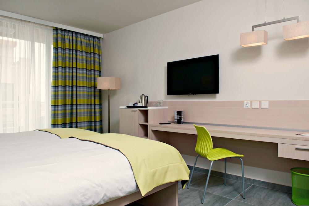 غرفة كومفورت بسرير مزدوج، Santana Hotel 2/6