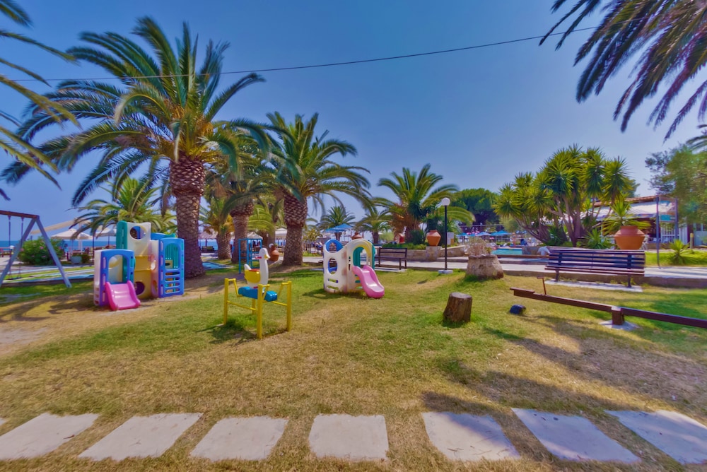 Mendi Beach Hotel 41/50