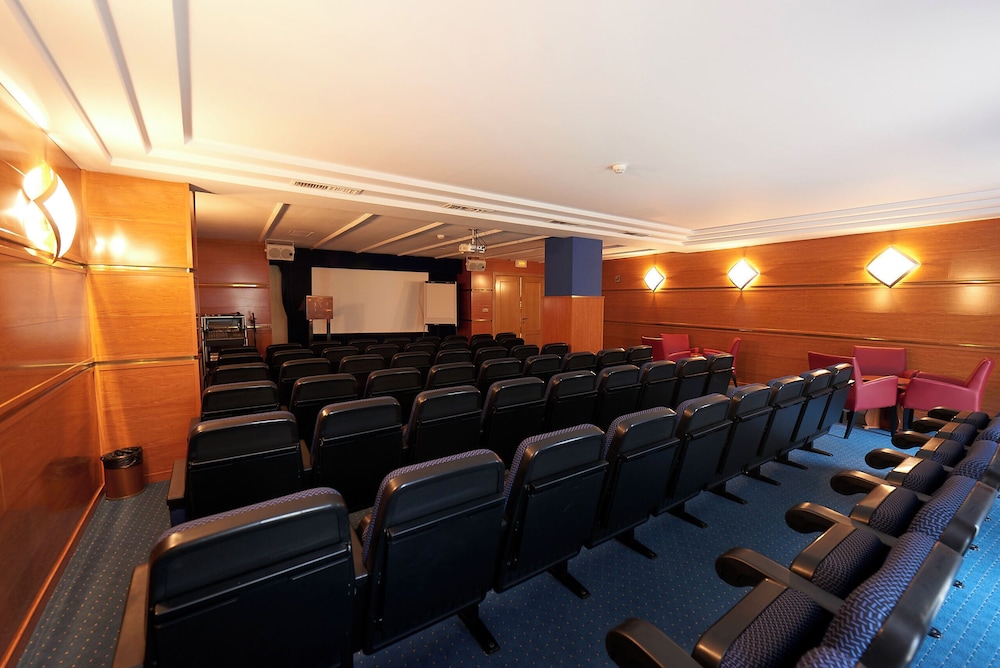 Fenix Torremolinos Hotel – Adults Only 67/72
