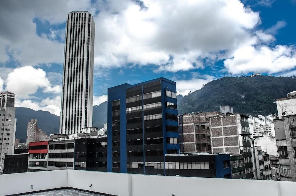 Ayenda 1077 Bogota Hills 49/52