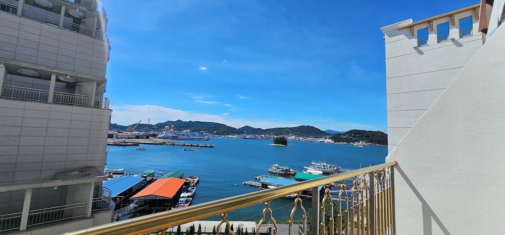 Bay Resort Tongyeong 39/48