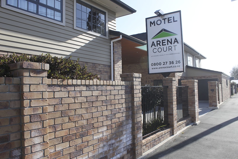 Arena Court Motor Lodge 26/32