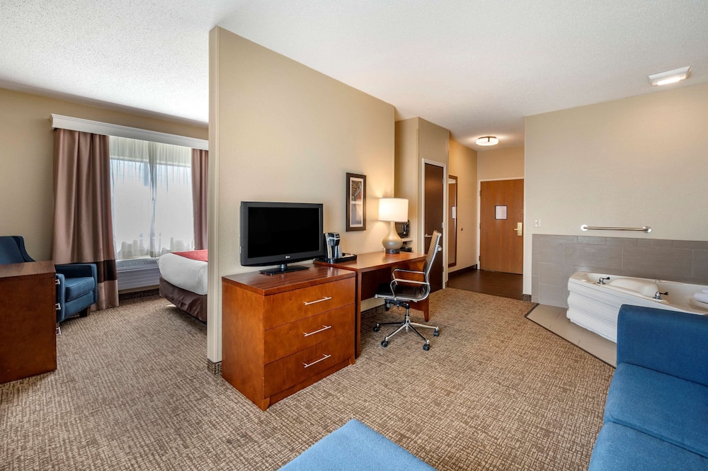 Comfort Inn La Porte, IN 25/26