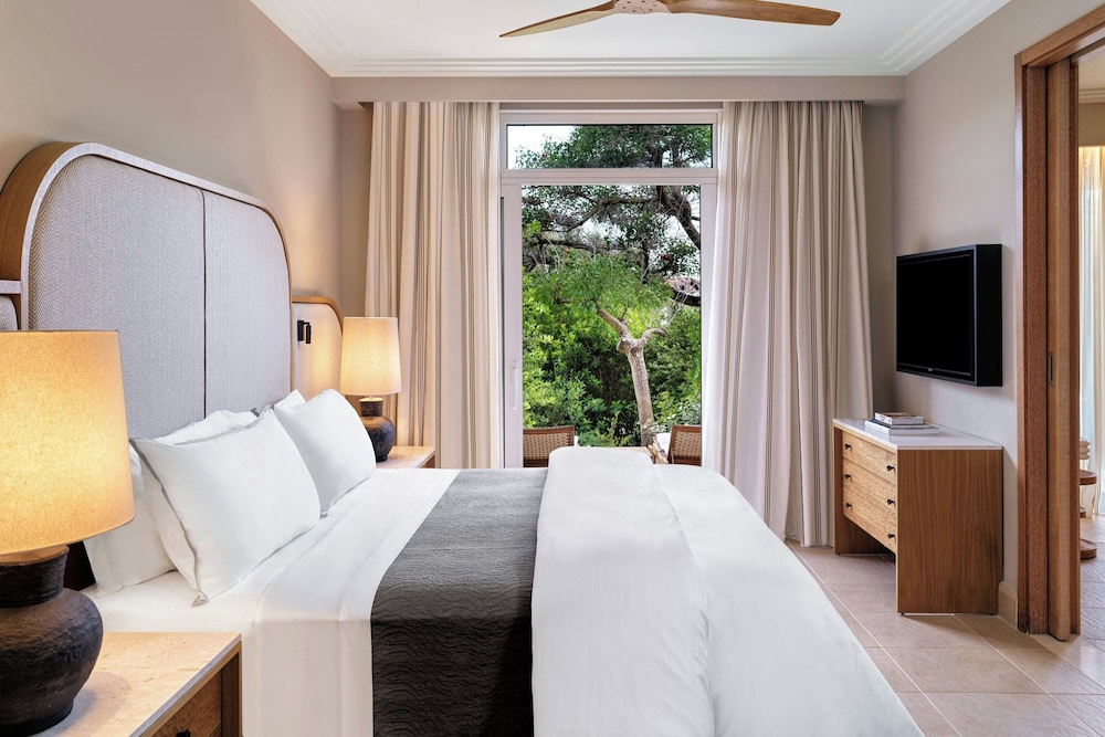 1 Bedroom, Infinity, Suite, King Bed, Garden View, Private Pool