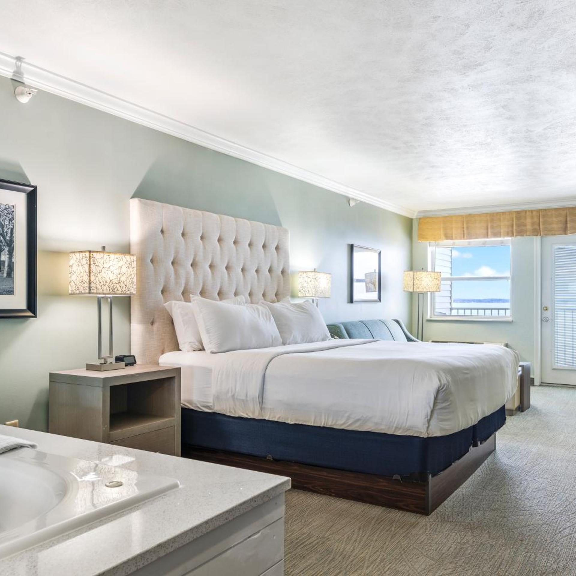 Studio, King Bed, Bay View