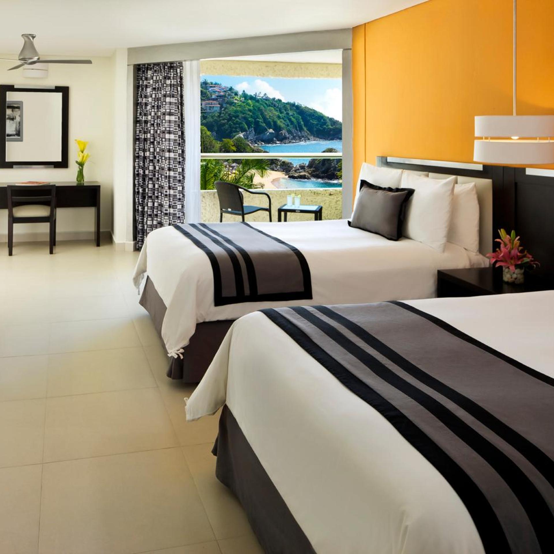 Deluxe, Double Bed, Lateral Side Sea View