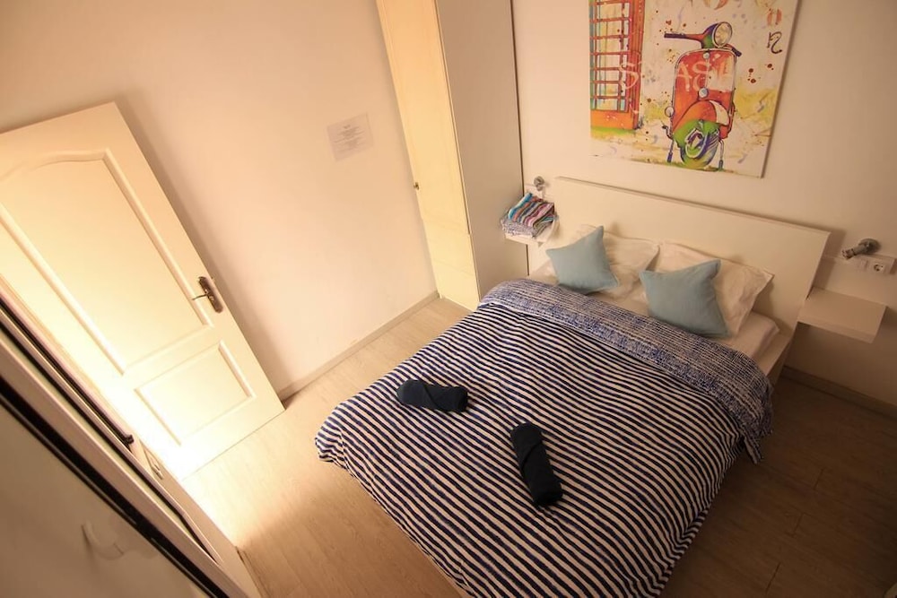 Puerto Nest Hostel 11/59