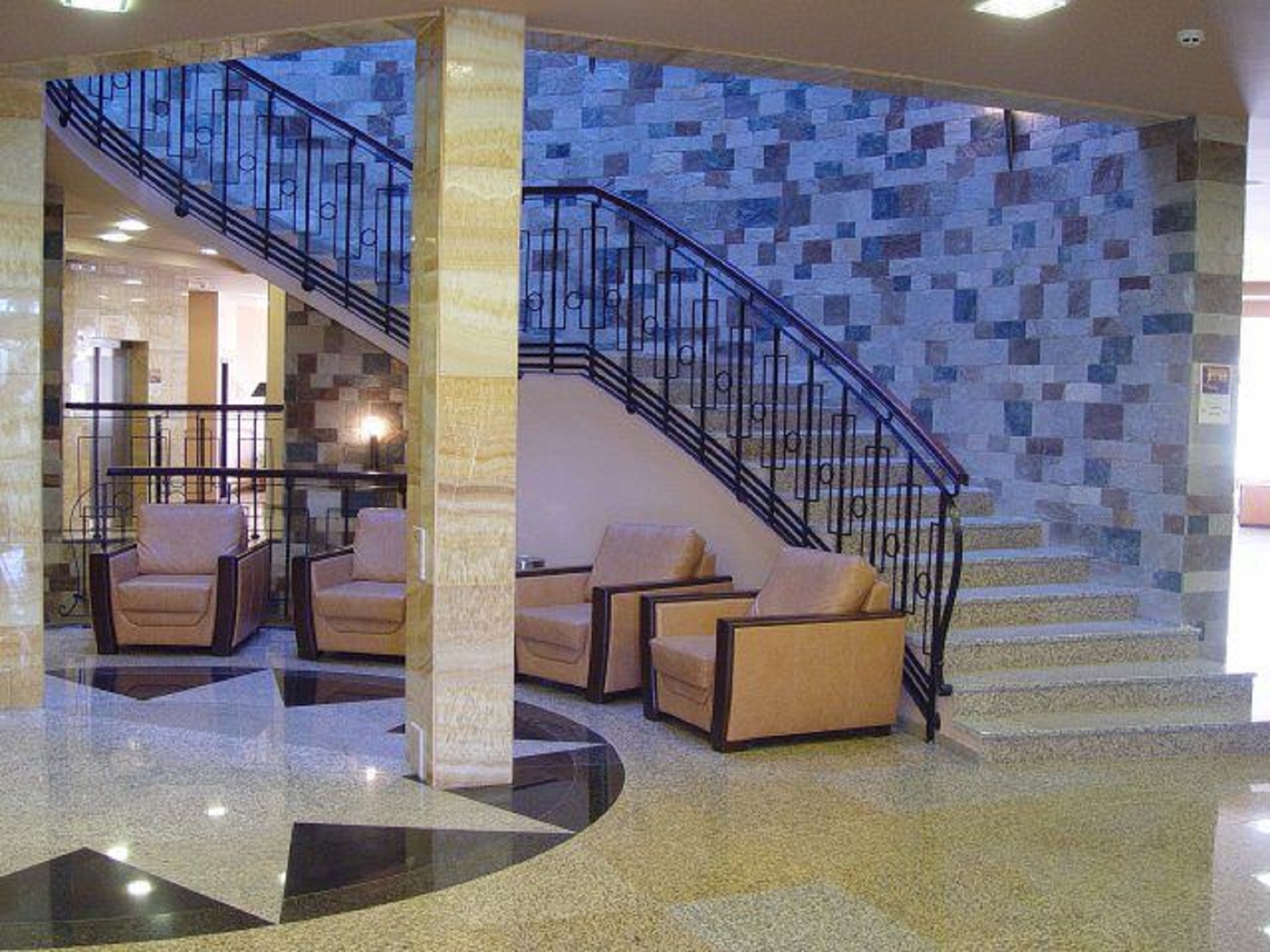 Orphey Hotel 34/42