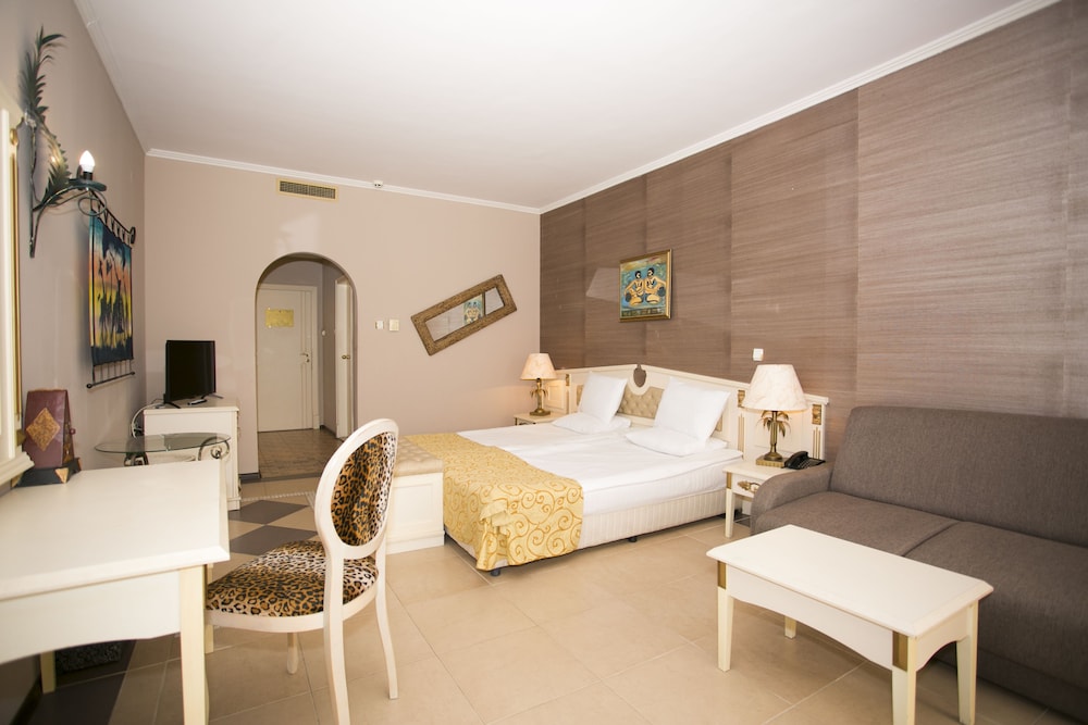 Imperial Palace - All Inclusive 65/165