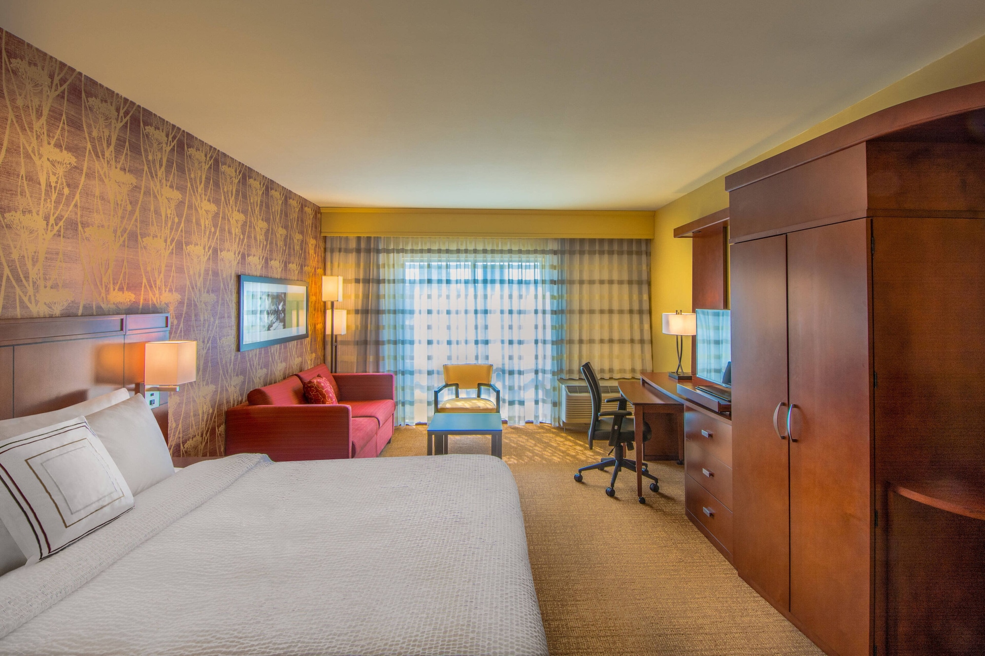 Room at Courtyard by Marriott Charleston Downtown/Civic Center, CHARLESTON - WV