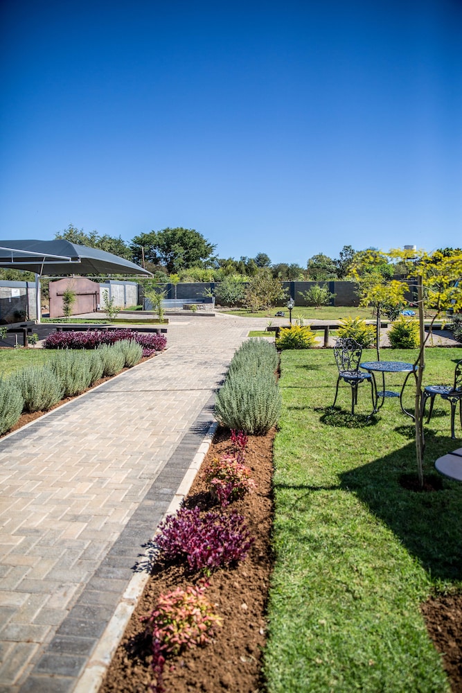 Tshiberry Bed & Breakfast 39/43