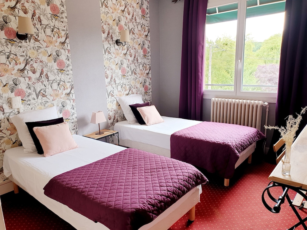 غرفة بسريرين منفصلين، HOTEL LE SAINT CYR 4/10
