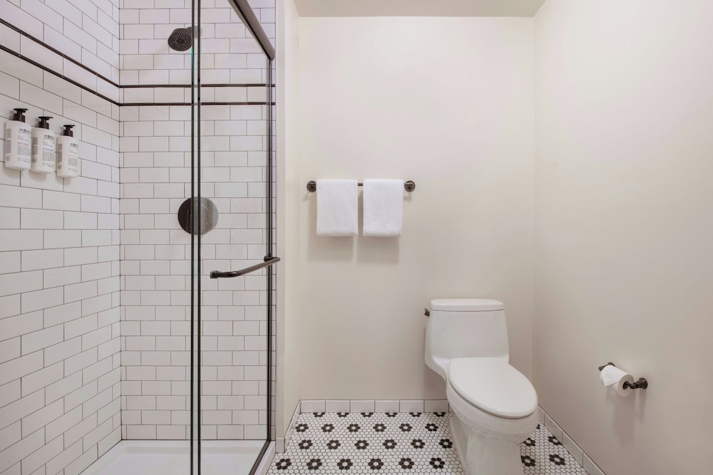 FOUND Hotel, Santa Monica 50/50