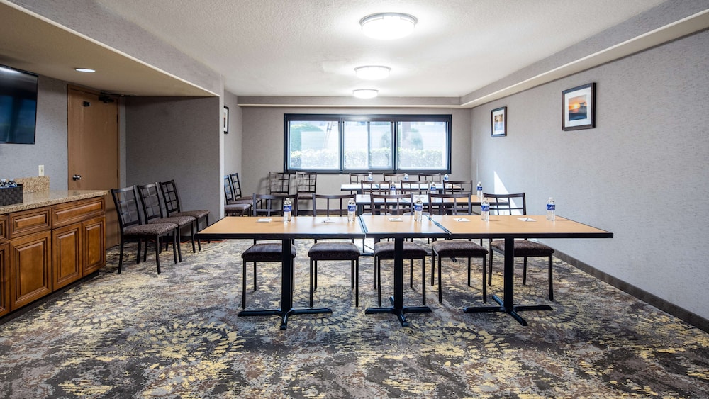 Best Western Plus Redondo Beach Inn 31/34